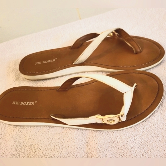 Joe Boxer Leather Brown and White Sandals with‎ Thong Design (Size 5/6) - Picture 3 of 8